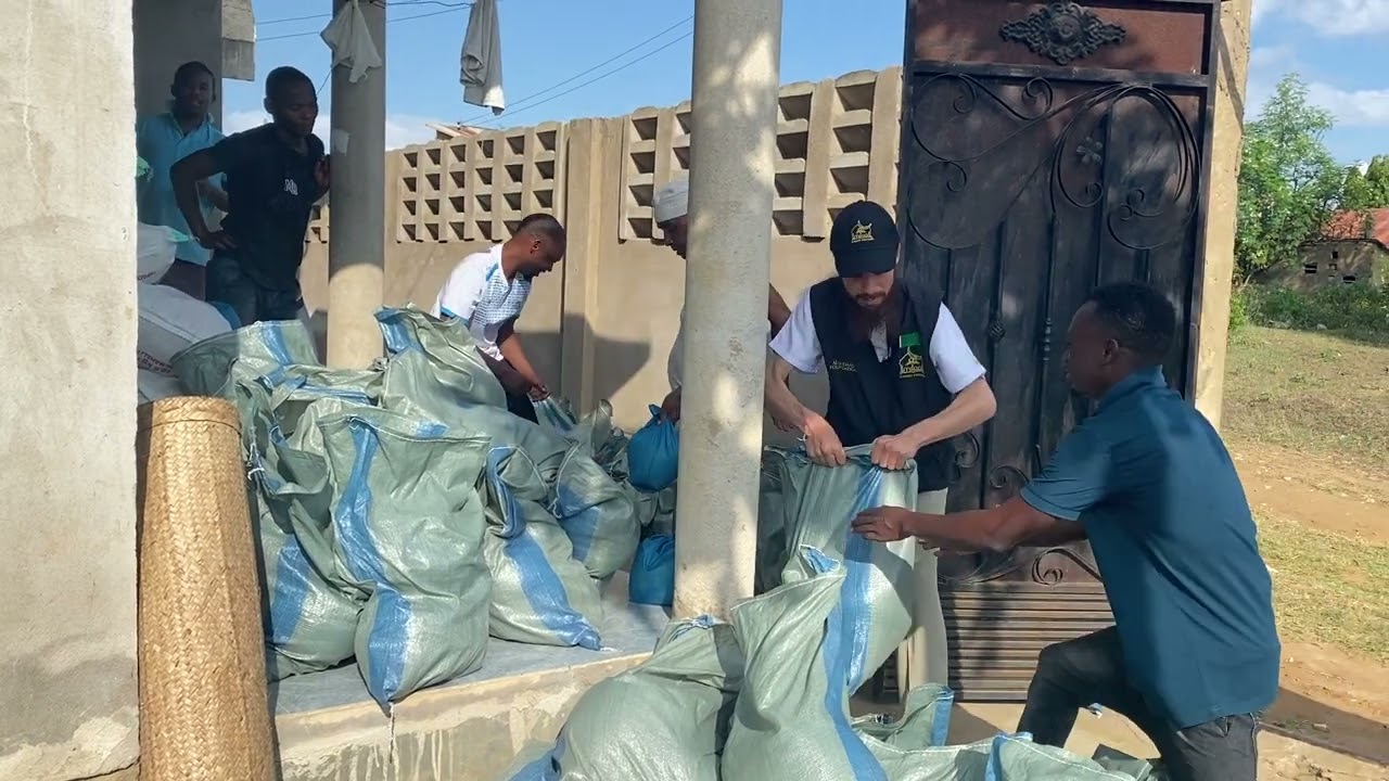 Smiles & Gratitude: Elder Receives Ramadan Essentials in Muheza | Zaimo Foundation